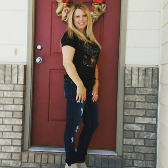 Meet your Posher, Sheri - Picture 1 of 1